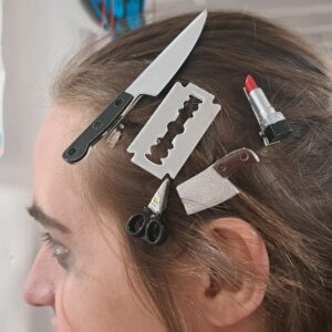 Заколка для волосся_Леза/ножиці/помада
